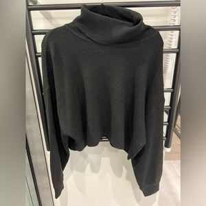 H&M Cropped Black Turtleneck